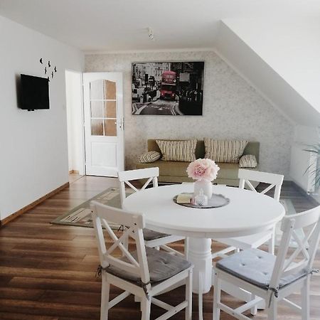 Apartman Pri Parku Sered' Dış mekan fotoğraf